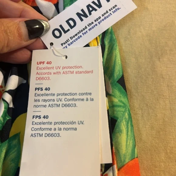 Old Navy Printed Swim Trunks. Fresh-squeezed Fun. Size M. - Picture 4 of 7